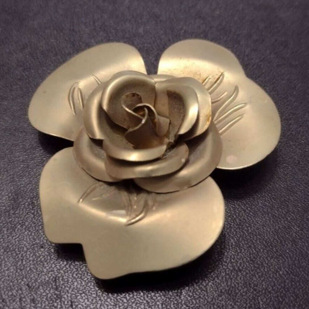 Bronze tone vintage rose brooch